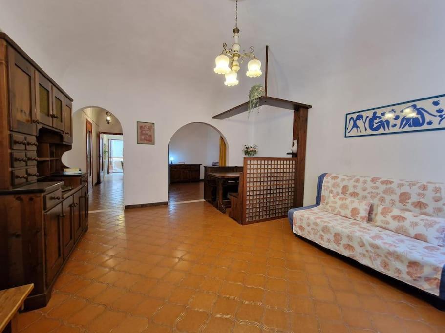Silver Sands Finale Ligure - Traditional Apartment - 4 Beds & Terrace By The Beach エクステリア 写真