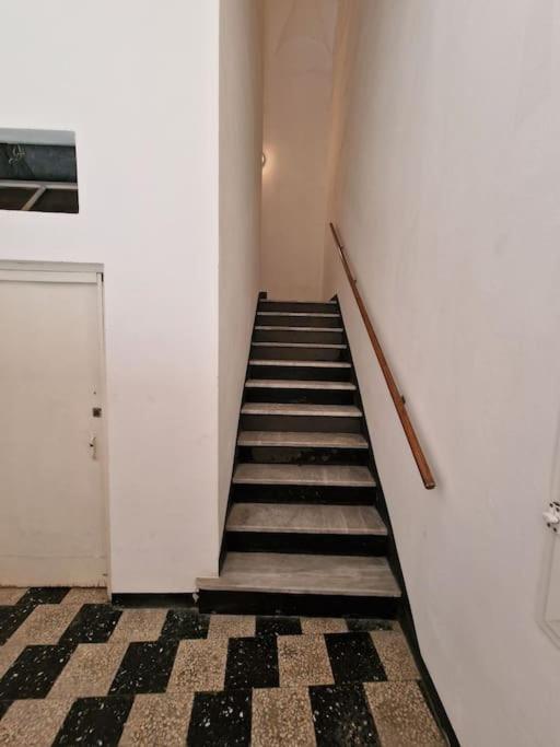 Silver Sands Finale Ligure - Traditional Apartment - 4 Beds & Terrace By The Beach エクステリア 写真