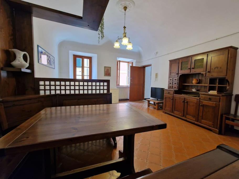 Silver Sands Finale Ligure - Traditional Apartment - 4 Beds & Terrace By The Beach エクステリア 写真